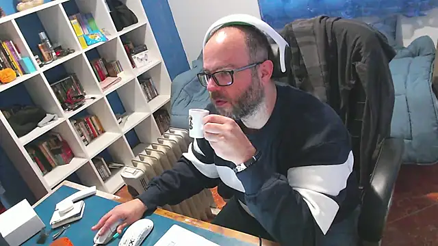 ravingr4d4 online show from January 2026 11:26:01 AM