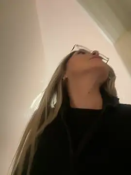 Daniela77771 online show from April 2026 11:27:02 PM