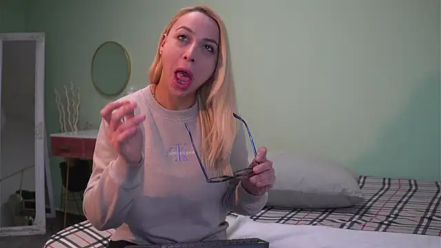 CelineConner online show from January 2025 05:05:01 AM