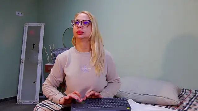 CelineConner online show from January 2025 05:09:01 AM