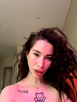 Snapshot of Yunasi chatting on September 2025 01:01:01 PM Yunasi online show from September 2025 01:01:01 PM