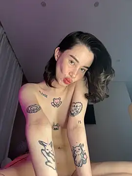 Yunasi online show from December 2025 12:47:01 PM