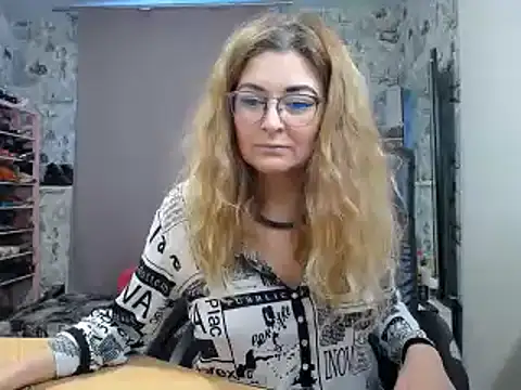 Helen1974 online show from February 2025 02:01:01 PM