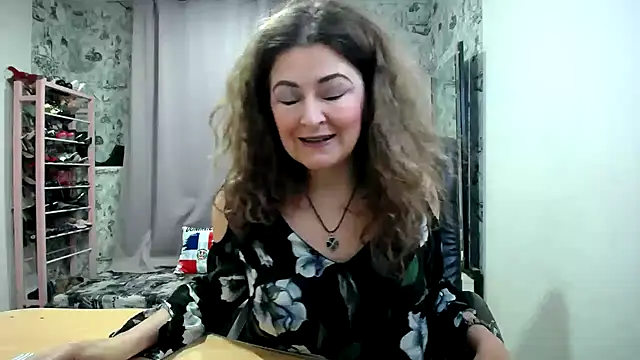 Snapshot of Helen1974 chatting on May 2026 01:55:01 AM Helen1974 online show from May 2026 01:55:01 AM