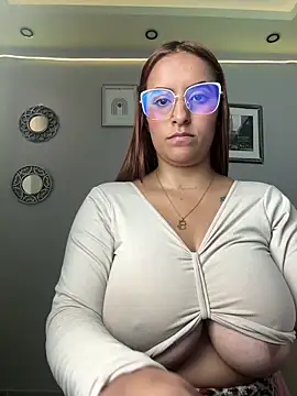 Snapshot of Seized_lust chatting on January 2025 04:27:01 PM Seized lust online show from January 2025 04:27:01 PM