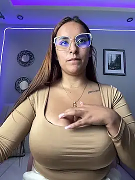 Snapshot of Seized_lust chatting on January 2025 12:33:01 PM Seized lust online show from January 2025 12:33:01 PM