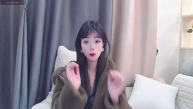 Snapshot of Duludulu_007 chatting on February 2025 05:51:01 AM Duludulu 007 online show from February 2025 05:51:01 AM