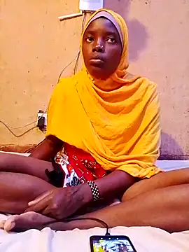 cute naimah online show from November 2025 10:01:02 PM