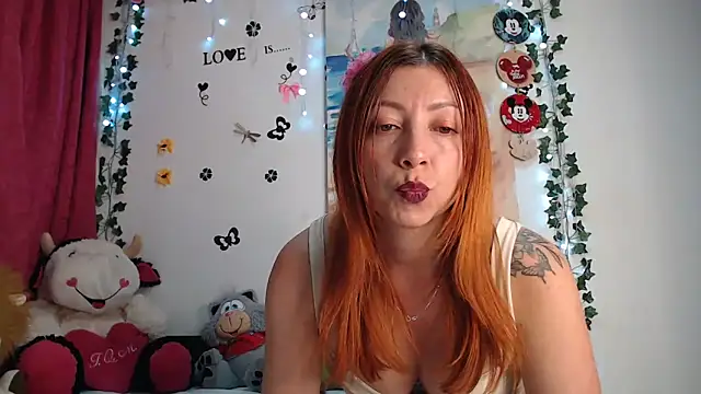 Snapshot of malusexy33 chatting on February 2025 02:14:01 AM malusexy33 online show from February 2025 02:14:01 AM