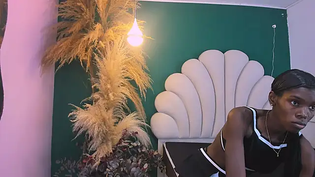 bonieklent online show from February 2025 04:15:02 AM