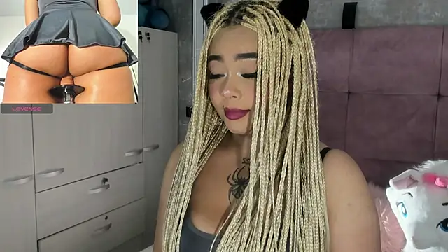 conny  curly online show from April 2026 02:22:01 PM