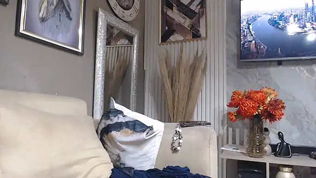 Snapshot of ThickyMinajxx chatting on February 2026 03:25:01 AM ThickyMinajxx online show from February 2026 03:25:01 AM