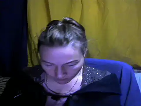 wLESLYMOSw online show from December 2024 08:47:01 AM