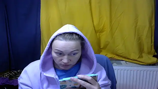 wLESLYMOSw online show from December 2024 06:10:01 PM