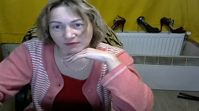 wLESLYMOSw online show from January 2025 08:04:01 PM