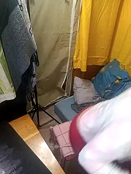 wLESLYMOSw online show from March 2025 06:58:02 PM