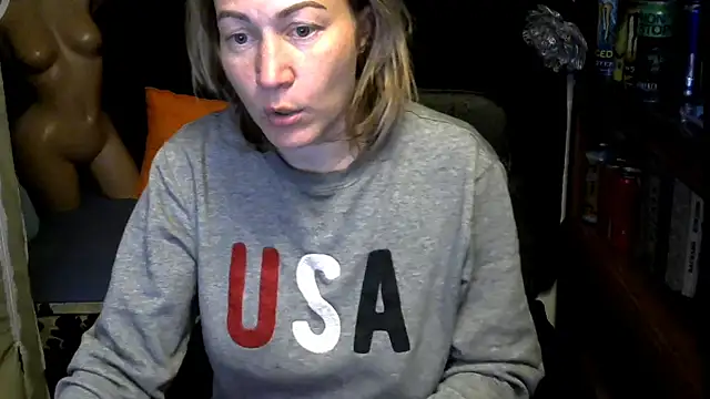 wLESLYMOSw online show from November 2025 08:24:01 AM