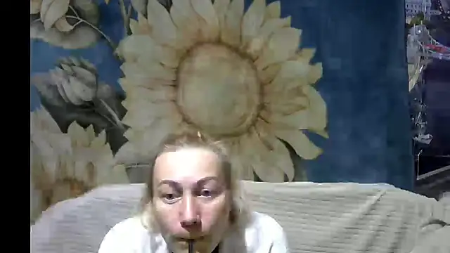 wLESLYMOSw online show from April 2026 05:10:01 PM