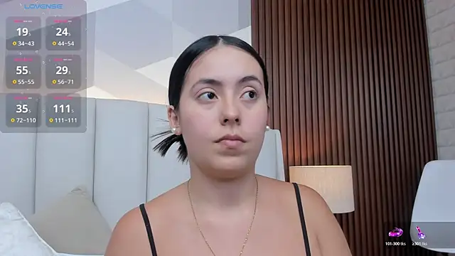 Snapshot of Julietasantos__ chatting on January 2026 06:34:01 PM Julietasantos online show from January 2026 06:34:01 PM