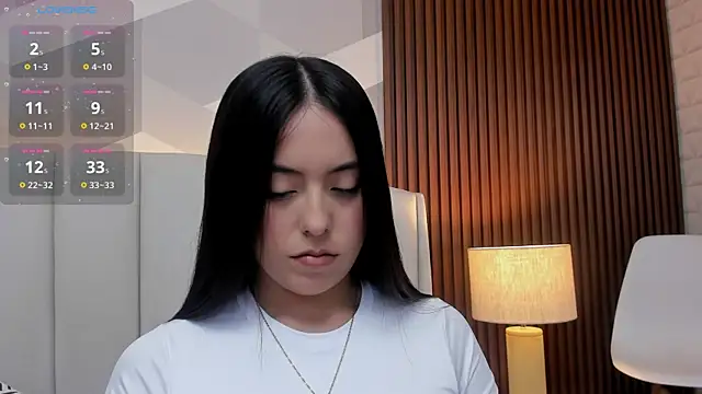 Snapshot of Julietasantos__ chatting on April 2026 06:30:01 PM Julietasantos online show from April 2026 06:30:01 PM