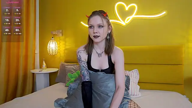 Snapshot of lessysweety chatting on January 2026 03:44:01 AM lessysweety online show from January 2026 03:44:01 AM