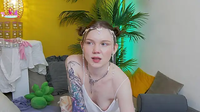 Snapshot of lessysweety chatting on February 2026 03:10:01 AM lessysweety online show from February 2026 03:10:01 AM