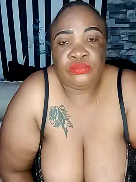 Snapshot of BigHotMatureXx chatting on October 2025 02:05:01 PM BigHotMatureXx online show from October 2025 02:05:01 PM