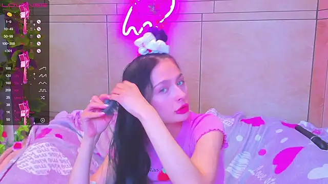 Vanessa Florence online show from March 2025 04:39:02 AM