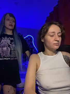 Dooubletroublee online show from November 2025 12:33:01 AM