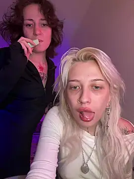 Dooubletroublee online show from May 2026 03:25:01 AM