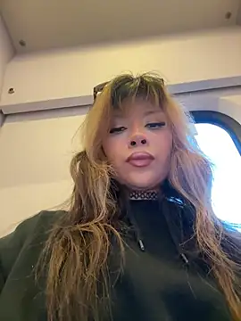 jackelinuh online show from July 2026 07:32:01 PM