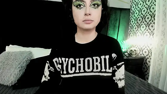 Adeelinee online show from October 2025 07:58:01 PM