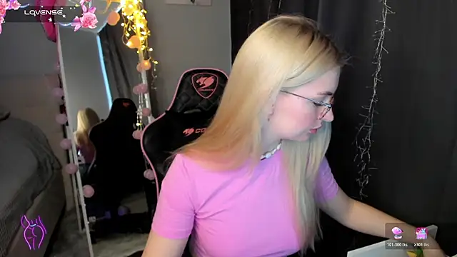 Kimmy powell online show from April 2026 02:42:01 AM