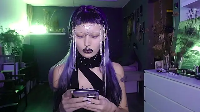 Snapshot of god_x_girl chatting on December 2024 06:53:02 PM god x girl online show from December 2024 06:53:02 PM