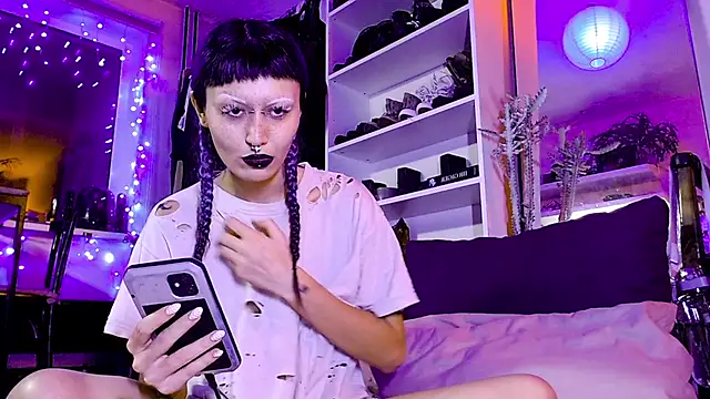 Snapshot of god_x_girl chatting on December 2024 09:58:01 PM god x girl online show from December 2024 09:58:01 PM