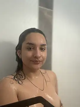Snapshot of hanna_lee02 chatting on January 2025 10:20:02 AM hanna lee02 online show from January 2025 10:20:02 AM