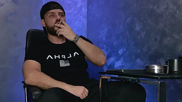 juliusmasters online show from December 2025 07:40:02 PM