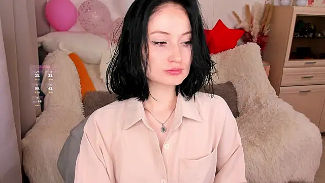 Snapshot of LisaMooore chatting on April 2026 06:53:02 PM LisaMooore online show from April 2026 06:53:02 PM