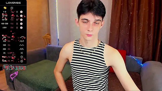 Aaron Boom online show from November 2025 05:17:01 AM