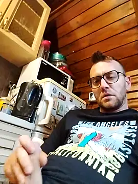 tomee83 online show from November 2025 09:52:01 AM