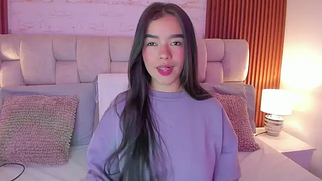 SophiaWylde online show from December 2025 05:05:01 AM