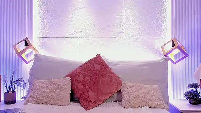 sarah salis  online show from March 2026 08:49:01 PM