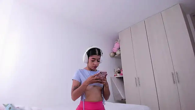 Snapshot of analia_collins chatting on September 2025 02:07:02 PM analia collins online show from September 2025 02:07:02 PM