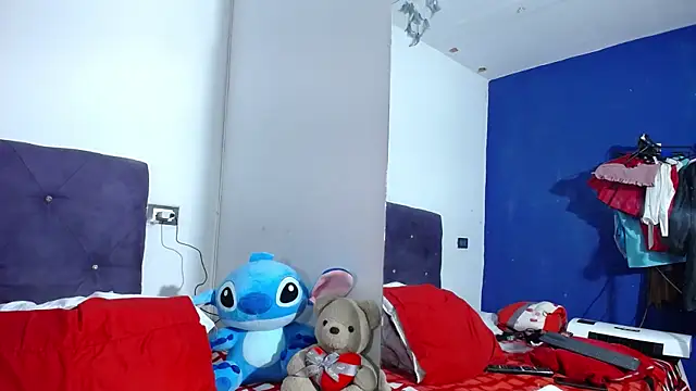 Squirter pussybomb online show from November 2025 03:17:01 AM