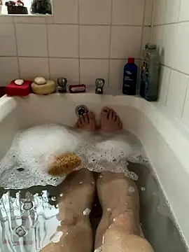 Snapshot of Russell1508 chatting on November 2025 03:11:01 PM Russell1508 online show from November 2025 03:11:01 PM