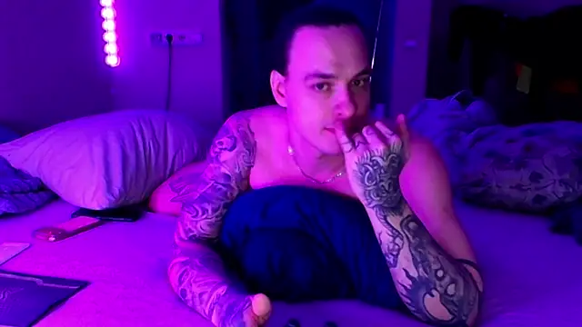 Snapshot of baphomet_from_ice chatting on April 2026 01:23:01 PM baphomet from ice online show from April 2026 01:23:01 PM