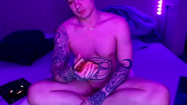 Snapshot of baphomet_from_ice chatting on April 2026 04:52:01 PM baphomet from ice online show from April 2026 04:52:01 PM