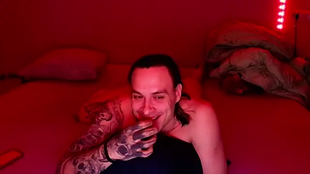 Snapshot of baphomet_from_ice chatting on April 2026 07:05:02 PM baphomet from ice online show from April 2026 07:05:02 PM