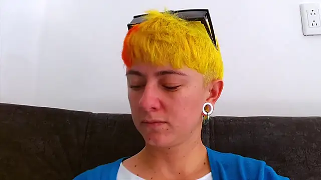 tomboyblue online show from December 2025 04:03:02 PM