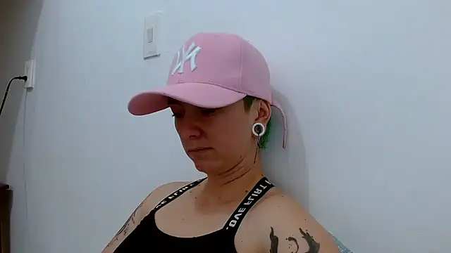 Snapshot of tomboyblue chatting on February 2026 04:22:01 PM tomboyblue online show from February 2026 04:22:01 PM